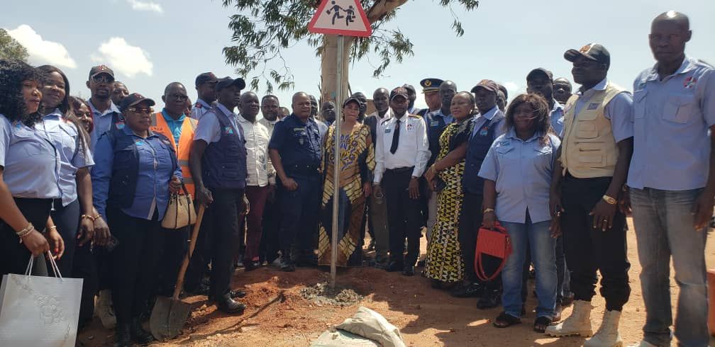 img-20250331-wa02196657483342172608484 Ituri /Sécurité routière : des centaines de panneaux de signalisation en cours d’installation sur l’axe Aru-Ariwara (CNPR)