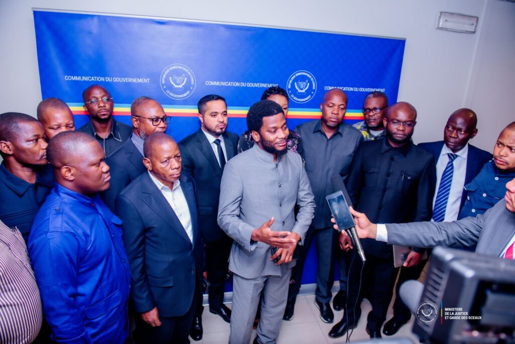 img-20250416-wa029817066511996141585640-1024x683 Kinshasa/affaires FRIVAO: les Gouverneurs Jean Bakomito et Mike Mokeni chez Constant Mutamba pour l'extension de ce projet