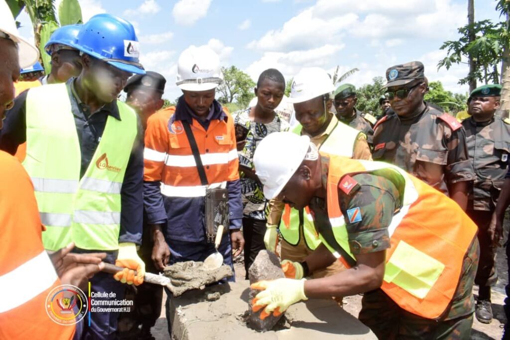 img-20250427-wa04555295435655454491994-1024x683 Haut-Uele : Pose de la première pierre pour la construction du complexe scolaire Evaza de Dungu, sous le financement du Gouvernement Provincial