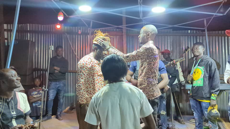 img-20250511-wa0336516350275118400594 Watsa/Culture : l’humoriste Tige Cotton Volvo célèbre ses 10 ans de carrière artistique