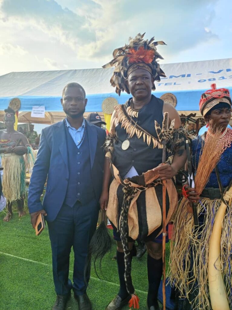 img-20250518-wa00136280599786955952743-767x1024 Haut-Uele : Tony Mbikwa satisfait de l'investiture de Sa Majesté Roger Anga Tongolo 4