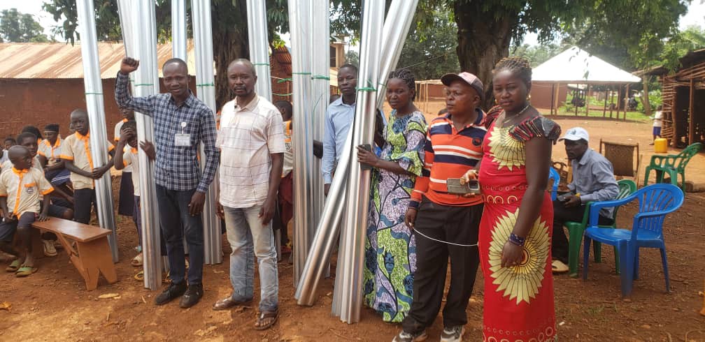 img-20250519-wa03551027832883988585269 Watsa/Mari-Minza : la Fondation Azaro Kany vient en aide à deux écoles sinistrées à Moku
