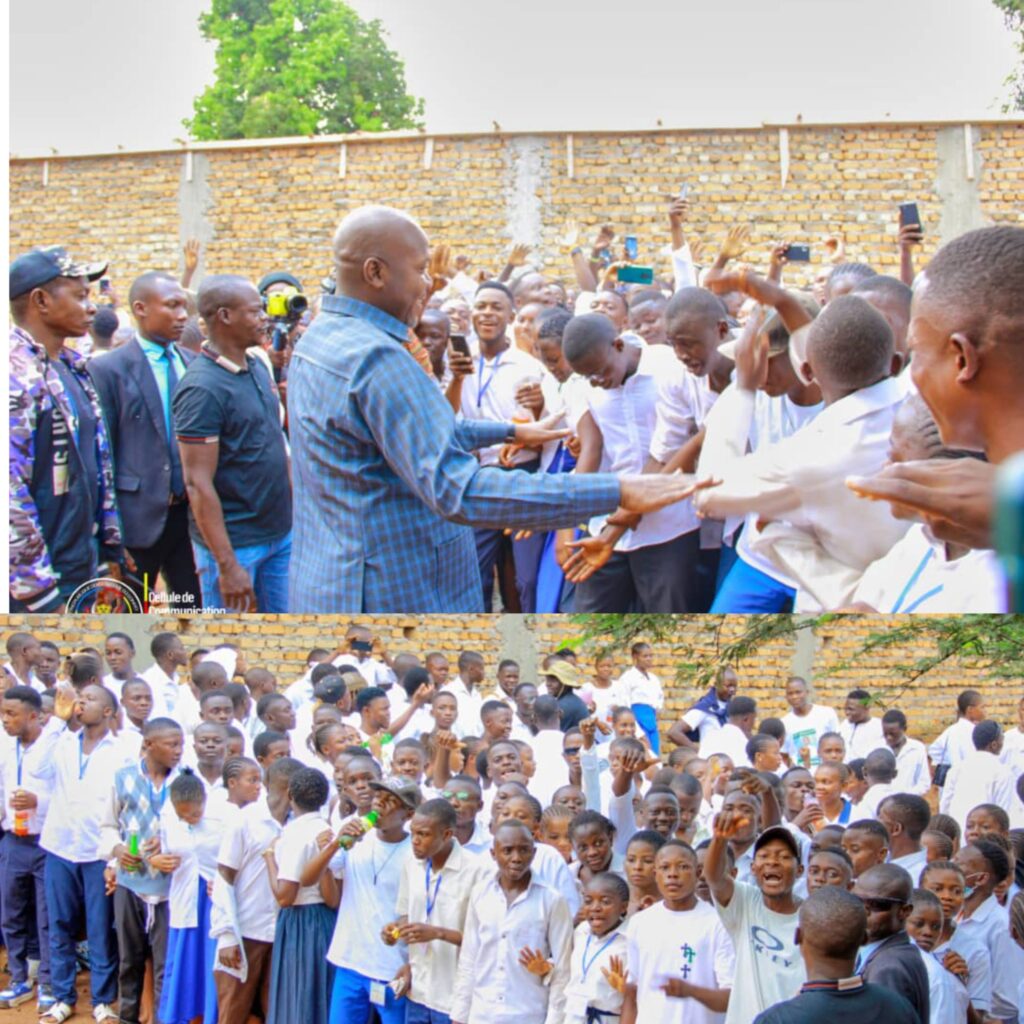 gridart_20250731_2202563928685055491053240303-1024x1024 Haut-Uele : les élèves finalistes d'Isiro remercient le Gouverneur Jean Bakomito Gambu pour son soutien