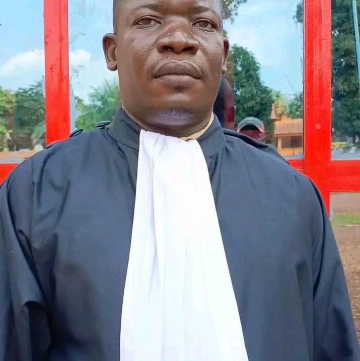 17568828059651343571232631939545 Haut-Uélé : Maître Sixte Tandema salue le leadership du Chef coutumier Dieudonné Surur Elubwatima à la tête de la Chefferie Bari Logo