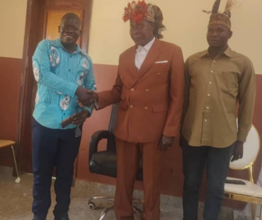 img-20250903-wa00336641484744663055442-1024x860 Haut-Uélé : Maître Sixte Tandema salue le leadership du Chef coutumier Dieudonné Surur Elubwatima à la tête de la Chefferie Bari Logo