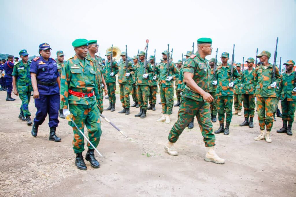 img-20250917-wa0392383691761181176352-1024x683 Le Général-Major Shiko Tshintambwe en mission d’inspection à Bandundu-Ville