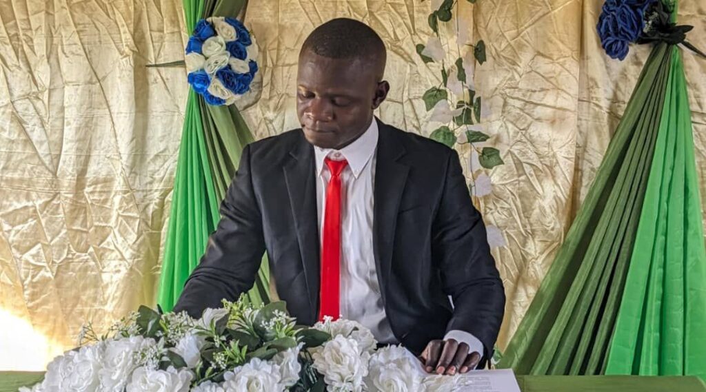 img-20251005-wa01426070633178004215489-1024x569 Haut-Uele/Faradje : Yesulema Kodrawa Cyrille alerte sur la précarité des enseignants non mécanisés dans la sous-division de Faradje 1