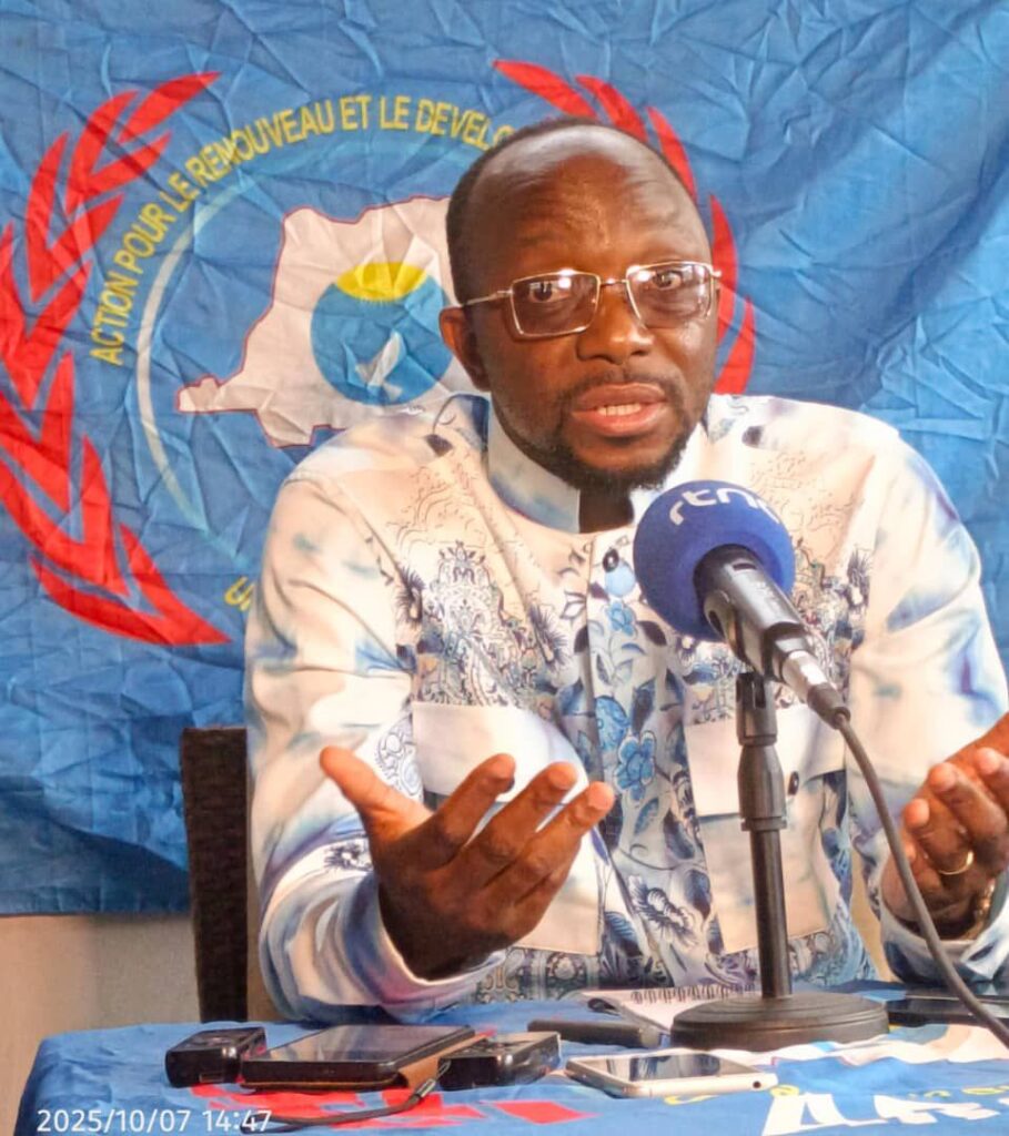 img-20251009-wa00142561565041205214373-909x1024 Haut-Uele : « Le désordre minier est un suicide économique pour notre province », le cri d'alarme du député national Samuel Degba