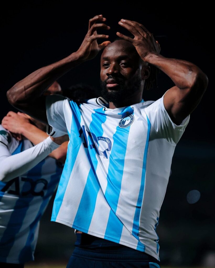 img-20251018-wa03516310740984089394890-820x1024 Super Coupe d’Afrique 2025 : Fiston Mayele offre le sacre à Pyramids FC