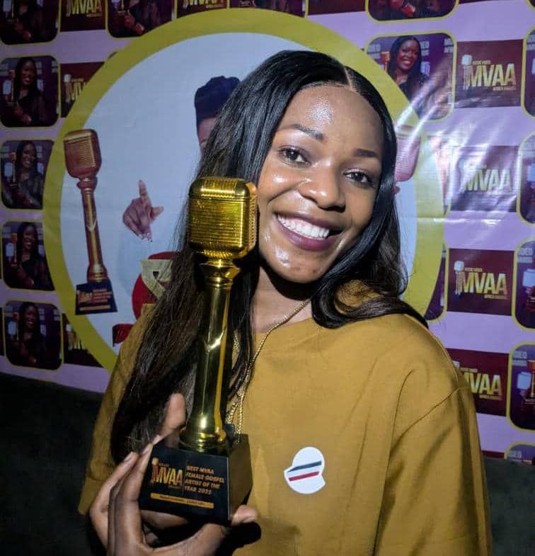 img-20251023-wa01015202671744468304015 Ituri : la chanteuse gospel Sarah Mukondi sacrée Artiste de l’Année 2025 au Nigeria, un trophée « pour la gloire de Dieu »