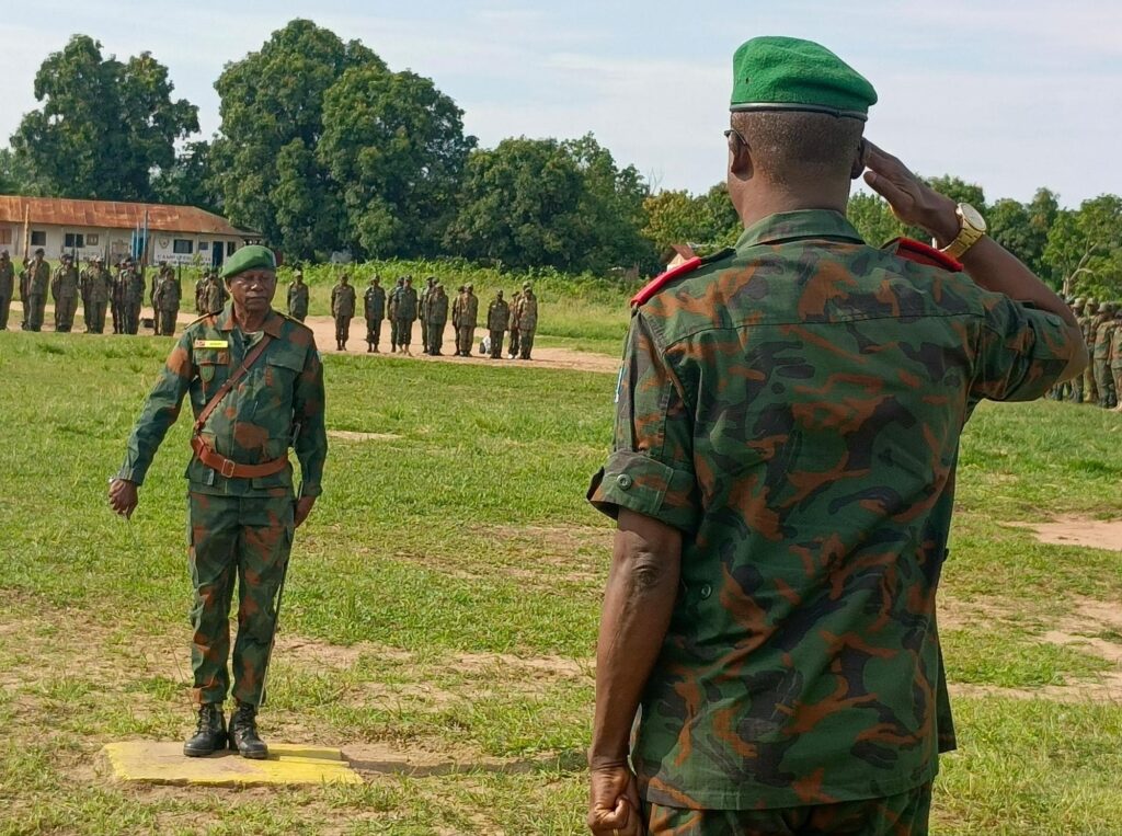 img-20251027-wa01428180247300333748001-1024x763 Kikwit : le général-major Padiri Muhizi Jonas exhorte les militaires à plus de discipline