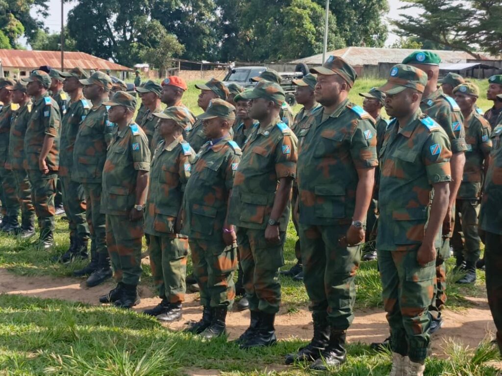 img-20251027-wa01432208831376237860100-1024x767 Kikwit : le général-major Padiri Muhizi Jonas exhorte les militaires à plus de discipline