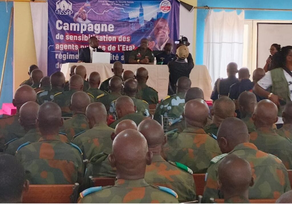 img-20251101-wa0014519792695164959285-1024x717 Kikwit : la CNSSAP sensibilise les militaires et policiers sur ses missions et avantages sociaux
