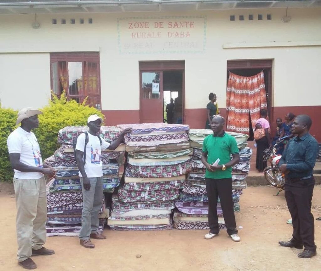 img-20251120-wa00487786435260713509170-1024x863 Haut-Uele : 59 matelas offerts aux zones de santé d’Aba et de Faradje par le député Yoasa Avama Tamile