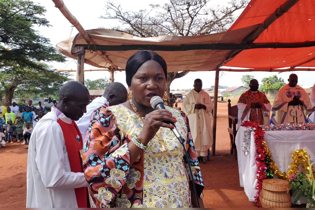 img-20251124-wa03364094679041206214993 Watsa : l’honorable Françoise Azaro Kany, «maman solution», lance un message fort de sécurité et de cohésion sociale aux jeunes de la paroisse d’Apodo