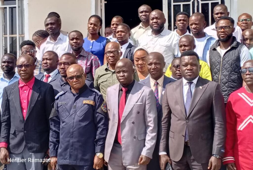 img-20251201-wa04487932240334322550-1024x690 Bunia : une nouvelle équipe du conseil urbain de la jeunesse investie pour renforcer la paix et le développement des jeunes