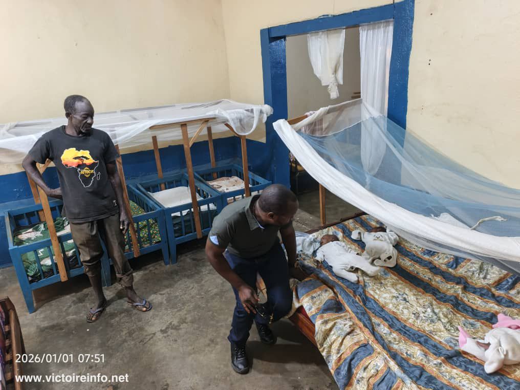 img-20260101-wa010125578176840291972230 Watsa / Nouvel An 2026 : des vivres offerts aux orphelins de l’orphelinat Saint-Rose-de-Lima par le pasteur Didier Angalo