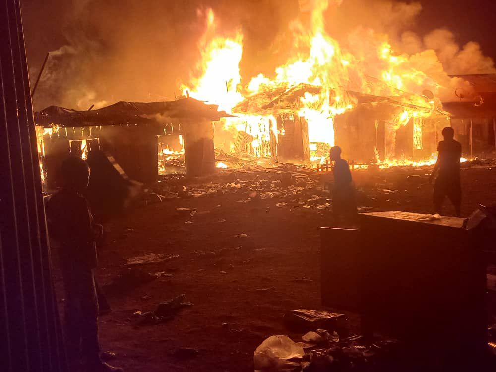 img-20260403-wa00993973599131265152460 Haut-Uele|Watsa : « J’avais alerté les autorités » , le cri de détresse de Papy Mude après l'incendie du marché de Moku, pointant du doigt le retard de livraison du marché moderne