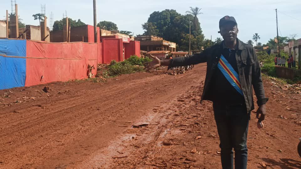 img-20260406-wa01018151785186171569367 Watsa : le notable Rosalin Dopase s'insurge contre le délabrement de l'axe routier Pont Kibali-Dussu et réclame une intervention urgente en attendant son asphaltage