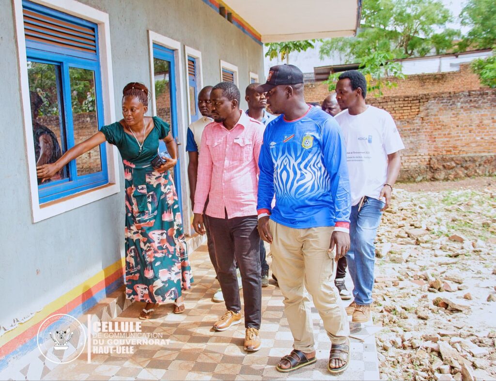 img-20260407-wa013818701707698281401386-1024x787 Haut-Uele : les journalistes visitent les réalisations du gouvernement Bakomito