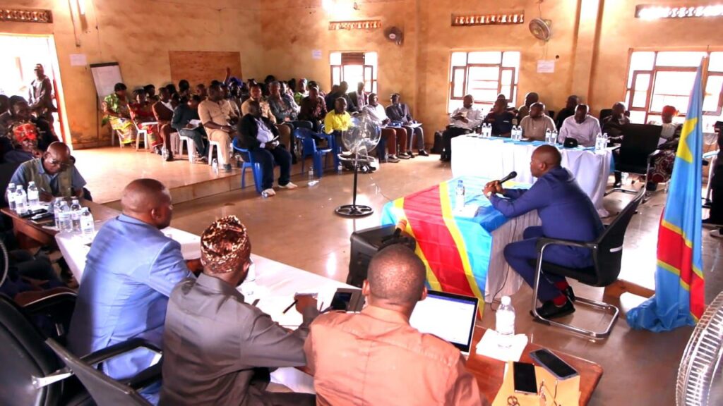 img-20260506-wa00218549351154831538185-1024x576 Haut-Uele : le gouverneur Bakomito préside une réunion de sécurité élargie aux forces vives à Watsa