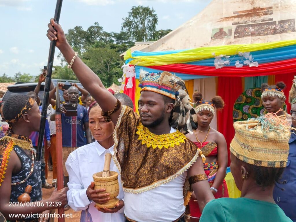 img-20260806-wa03613845818000288975294-1024x768 Watsa : Dieu Merci Langani Kiningani succède officiellement à Emmanuel Konzefu Kosemoyi à la tête du groupement Ngoirindi dans le secteur Mangbutu, un signe fort d'une passation de pouvoir pacifique