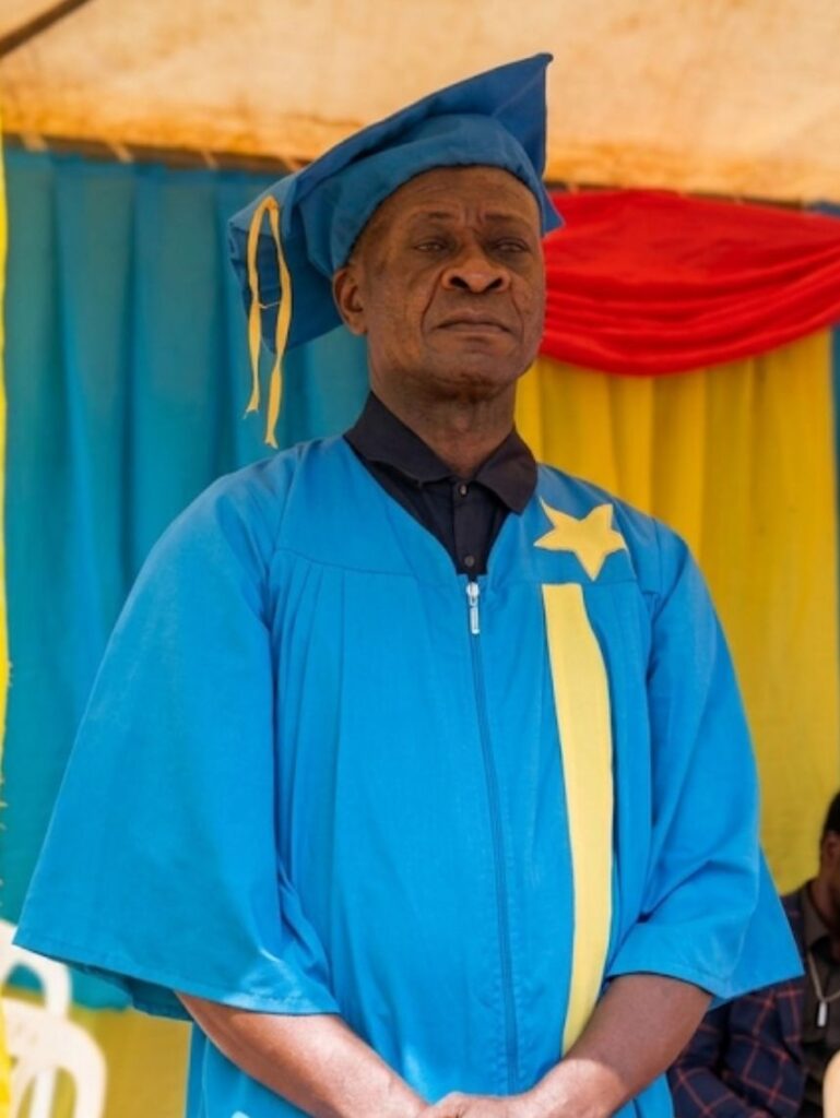 img-20260806-wa07122095768216876443536-769x1024 Watsa : le notable Rosalin Dopase obtient sa licence en Sciences politiques et administratives à l'Université CEPROMAD (UNIC)
