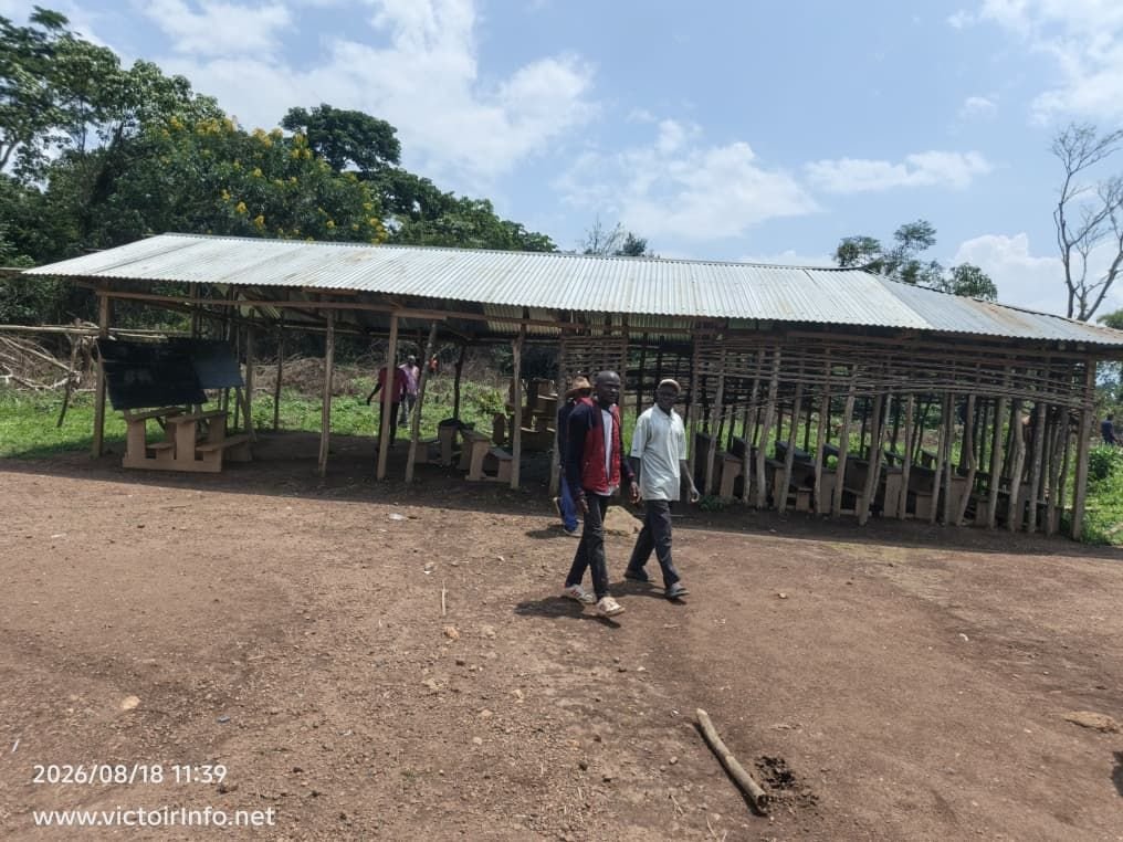 img-20260818-wa03596835187772606143244 Watsa : le chef de secteur Mangbutu Augustin Amuta Maramudhi pose une première pierre historique pour la construction d’un bâtiment moderne de l’EP Arebi à Agukogbine (Karrosso)