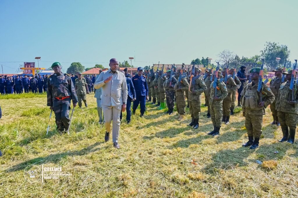 img-20260824-wa047121974210692267587742-1024x682 Isiro : le Gouverneur Jean Bakomito mobilise les troupes face à la double menace sécuritaire et sanitaire