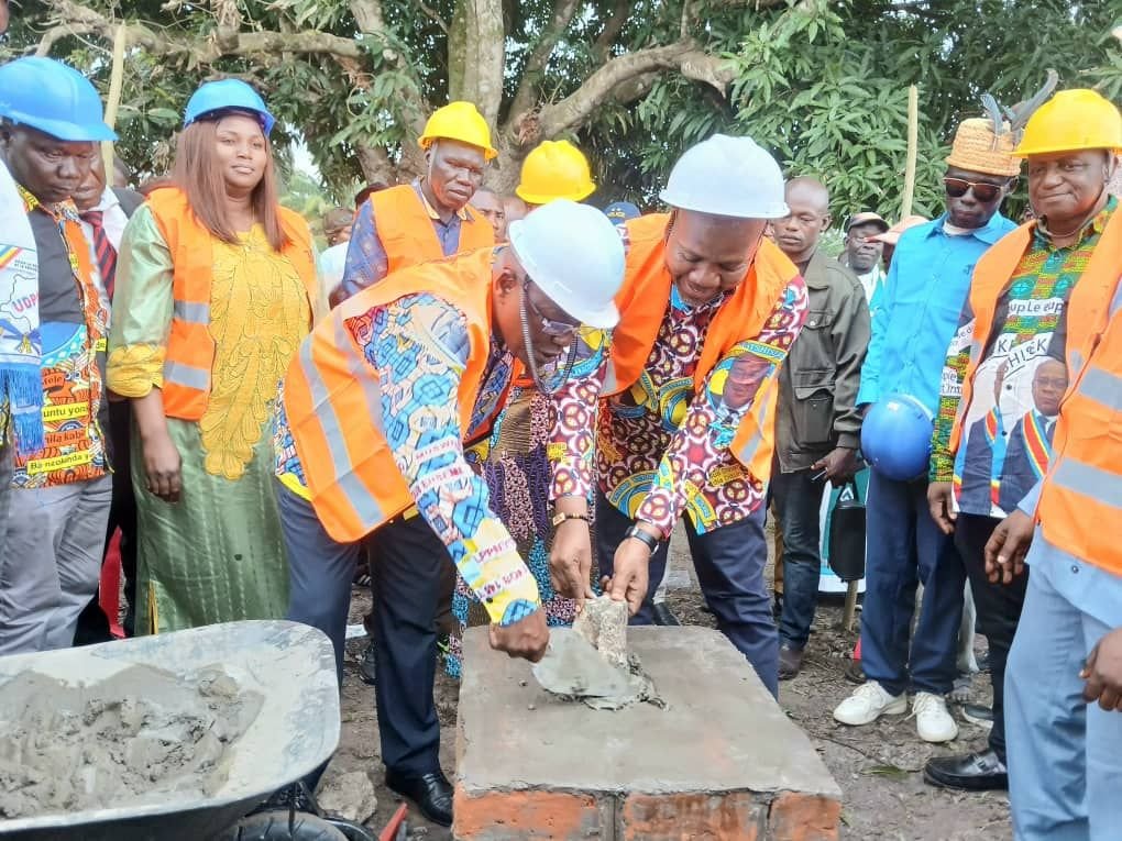img-20260830-wa061514258147656072424012 Haut-Uele |Faradje : le Gouverneur Jean Bakomito lance les travaux de l’école de Biritsayi pour mettre fin aux études des enfants congolais au Soudan du Sud