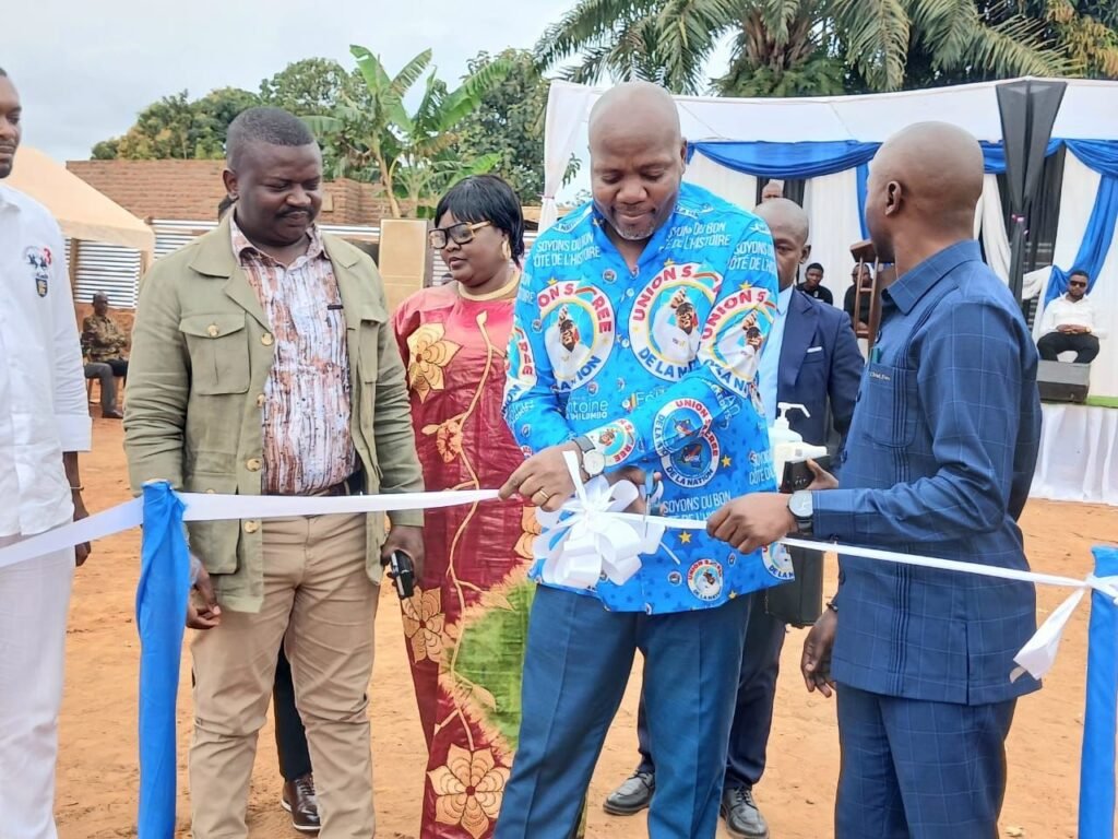 img-20260919-wa018015042900481161331931-1024x768 Isiro : Jean Bakomito accompagne le projet de construction de l’église Assemblée des Saints de Mendambo