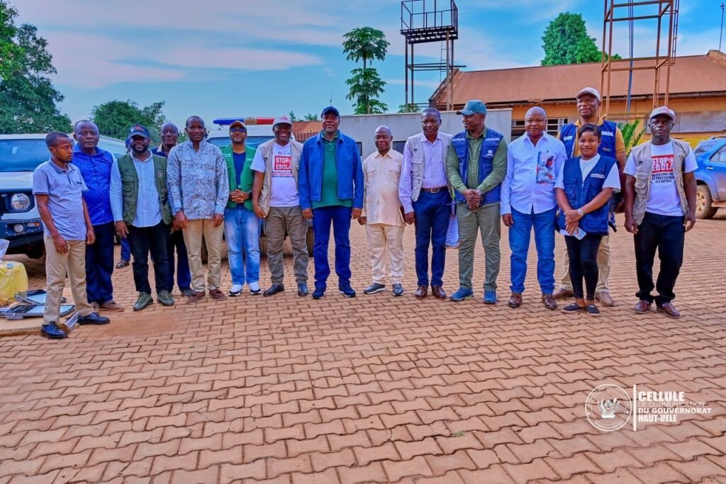 IMG-20261021-WA0054-1024x683 Haut-Uele: Le Gouverneur Jean Bakomito réceptionne deux véhicules offerts par Kibali Gold Mines pour renforcer la riposte contre Ebola