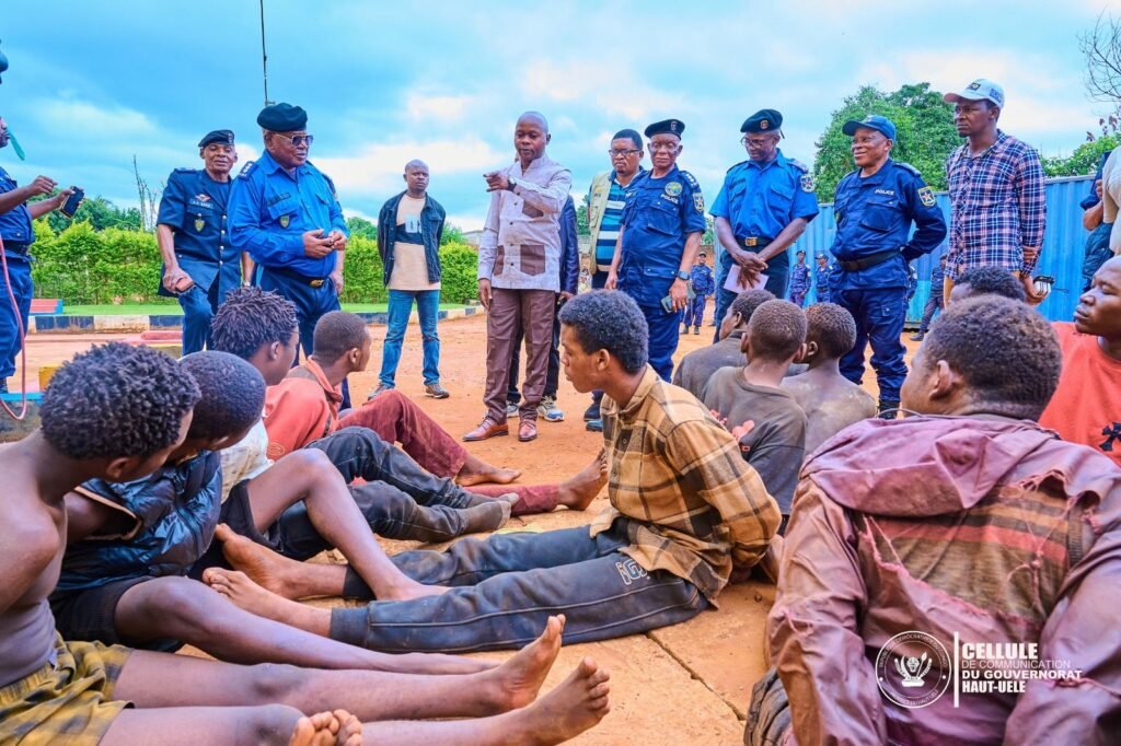 IMG-20261029-WA0453-1024x682 Haut-Uele : lutte contre les vols à main armée, un deuxième groupe de 16 présumés criminels présenté au Vice-Gouverneur Christophe Dara à Isiro